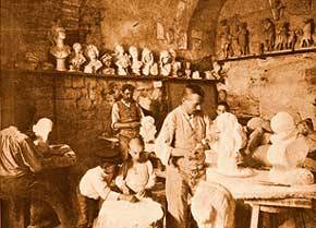 Foto storica: antica bottega artigiana di alabastro